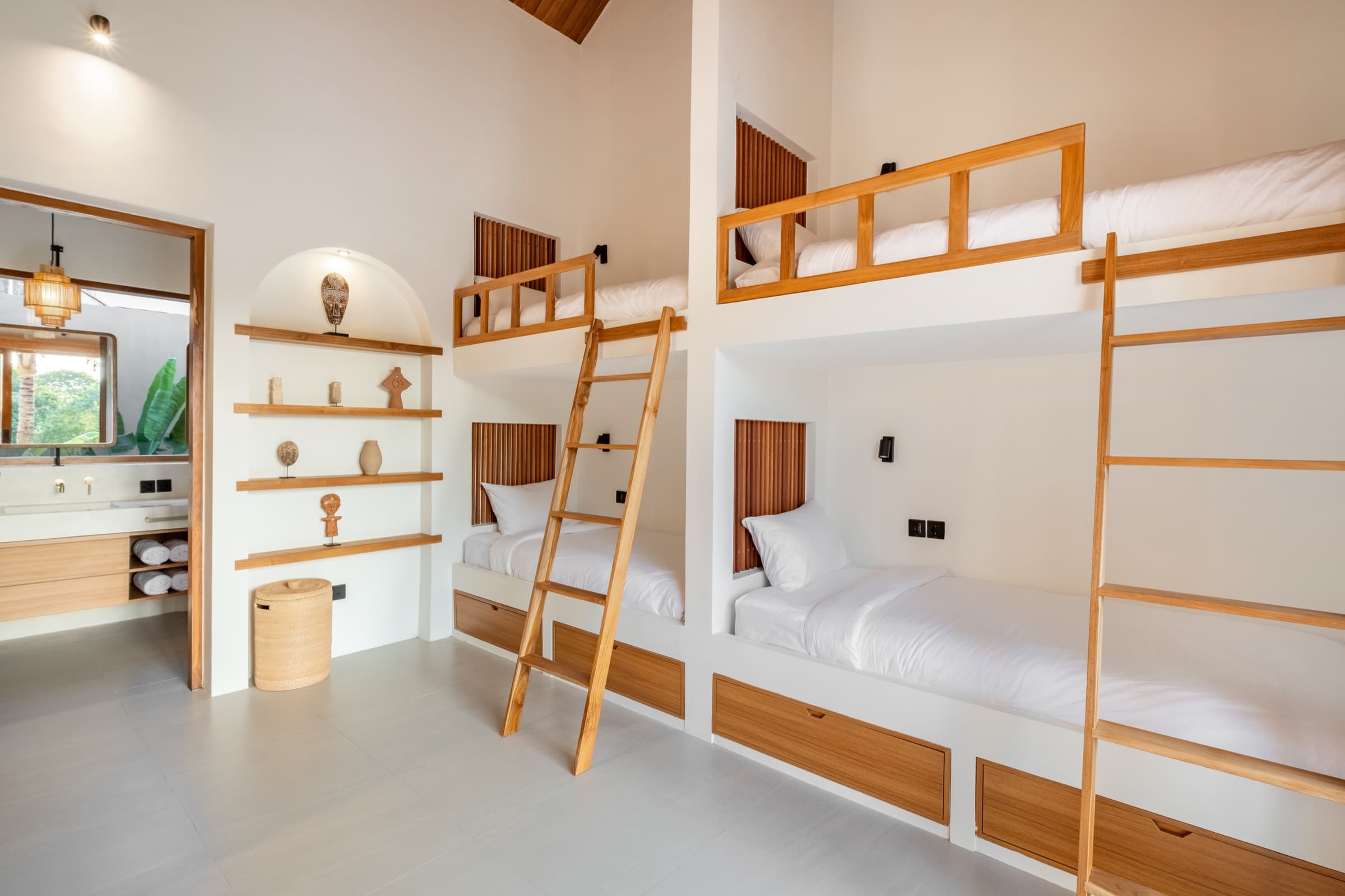 Kids bedroom with bunk beds at Villa Vayu