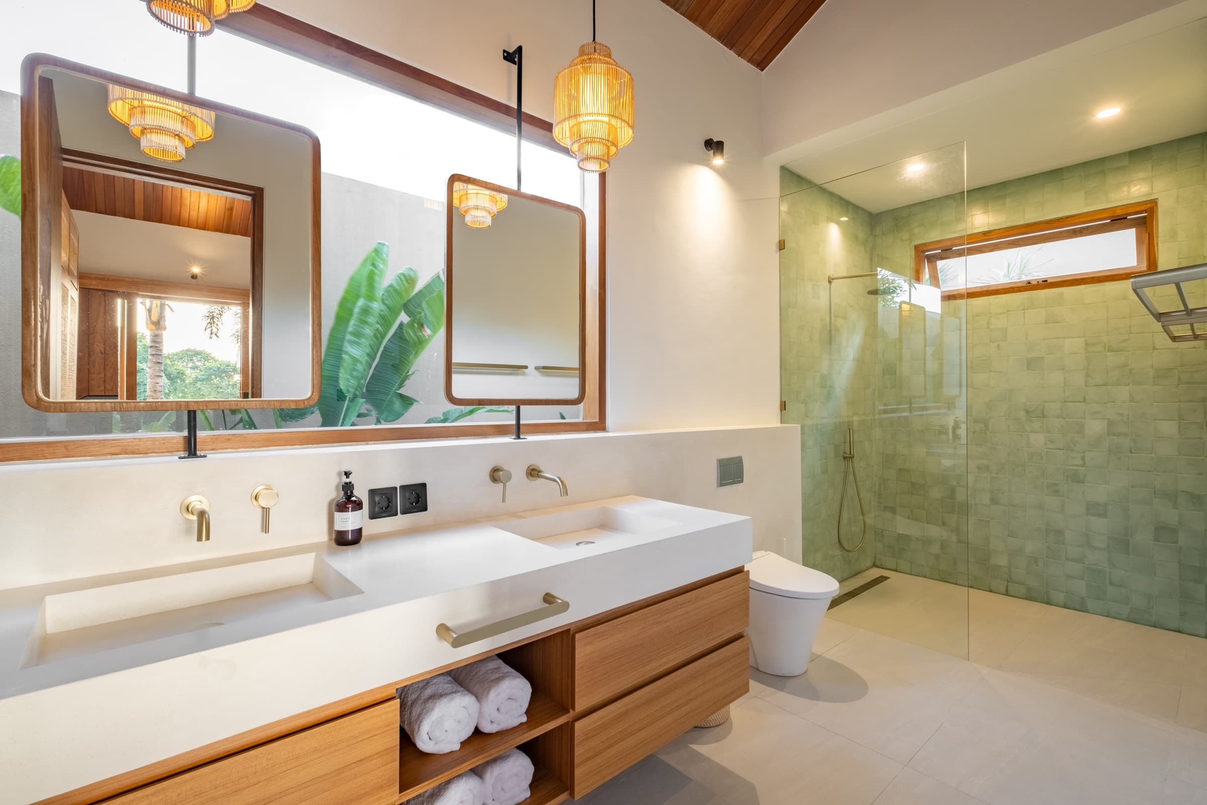 Ensuite bathroom for the kids bedroom at Villa Vayu